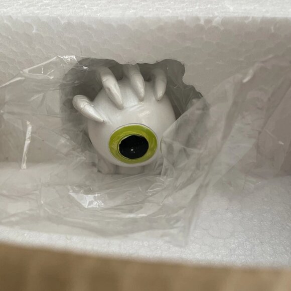 LAB NO 10.31 10.5in Cauldron With Eyeballs - NIB - Picture 2 of 3